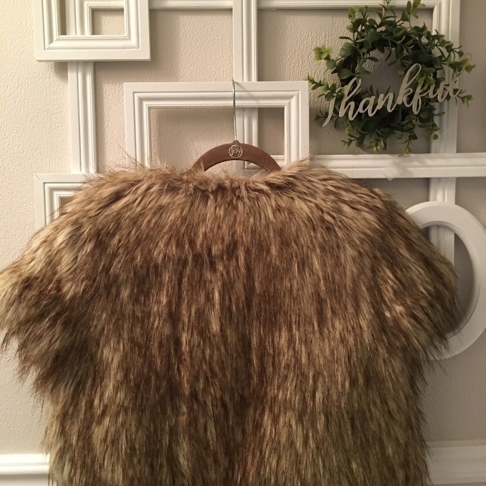 Jennifer Lopez Cropped Faux Fur Cap Sleeve Vest Small Multi Brown Tan - Picture 3 of 5